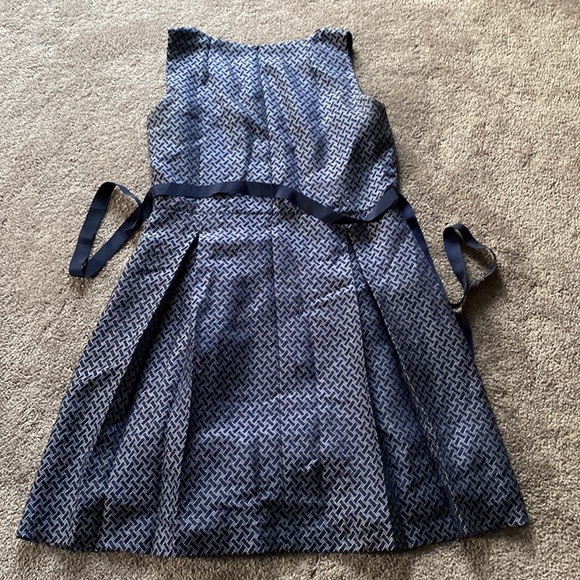 Tahari Arthur S Levine Navy Textured Sleeveless Flare Dress Tie Waist SIZE 10 - Picture 5 of 5